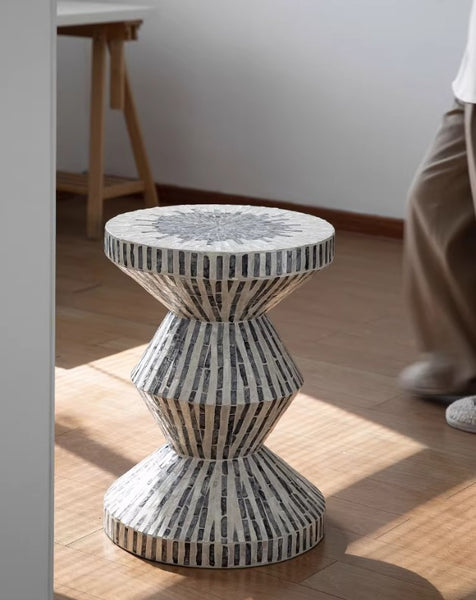 Bedside Small Side Table, Portable Casual Side Table, Shell Small Sofa Side Table, Contemporary Round Side Table, Creative Coffee Table-Paintingforhome