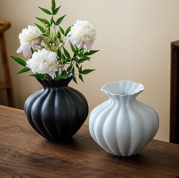Handmade Water Holding Flower Vases, Modern Black Flower Vase Centerpiece on Table, Porcelain Flower Vases, Ceramic Bouquet Vases-Paintingforhome